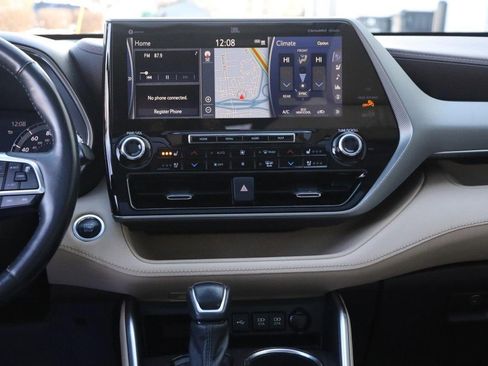 Used 2021 Toyota Highlander Platinum image 26