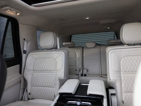 Used 2020 Lincoln Navigator L Black Label w/ Cargo Convenience Package image 30