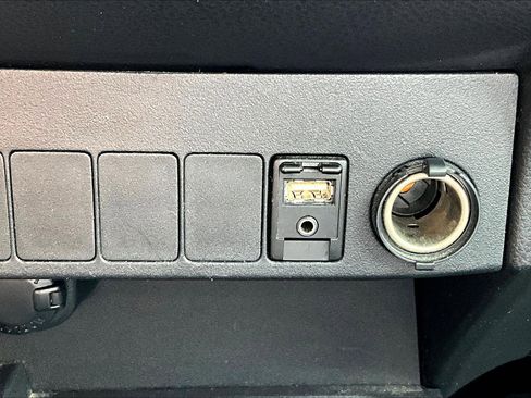 Used 2018 Toyota RAV4 XLE w/ Plus Extra Value Package FWD image 16