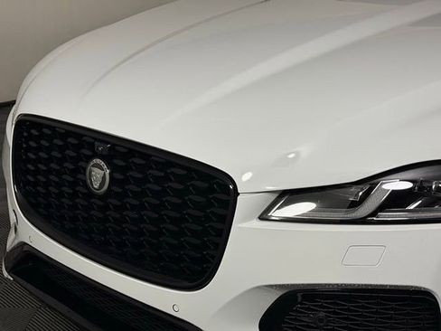 Certified 2026 Jaguar F-PACE R-Dynamic S image 9