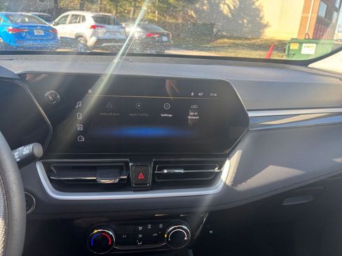 Used 2025 Chevrolet TrailBlazer LT w/ Driver Confidence Package image 21