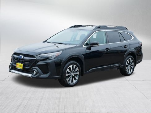 Certified 2025 Subaru Outback Limited image 3