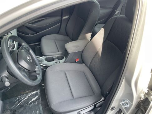 Used 2025 Toyota Corolla LE image 34