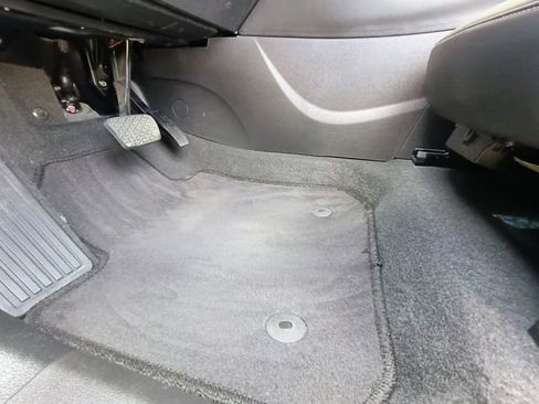 Used 2017 Buick Envision Premium image 32