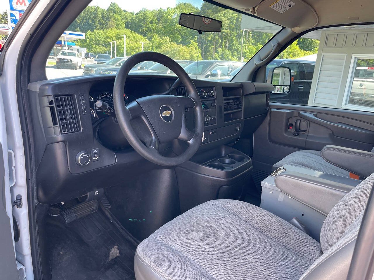 Used 2014 Chevrolet Express 1500 RWD image 14