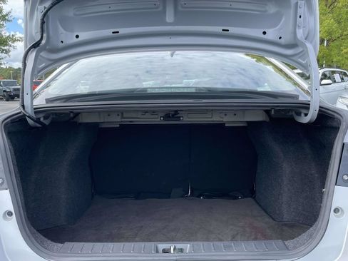 Used 2024 Nissan Versa SR FWD image 10