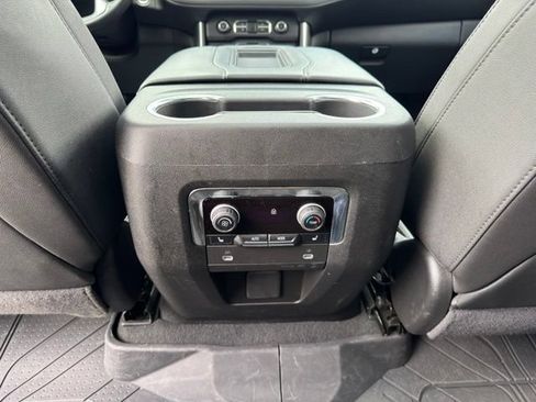 Certified 2024 Chevrolet Suburban Z71 w/ Luxury Package AWD/4WD image 11