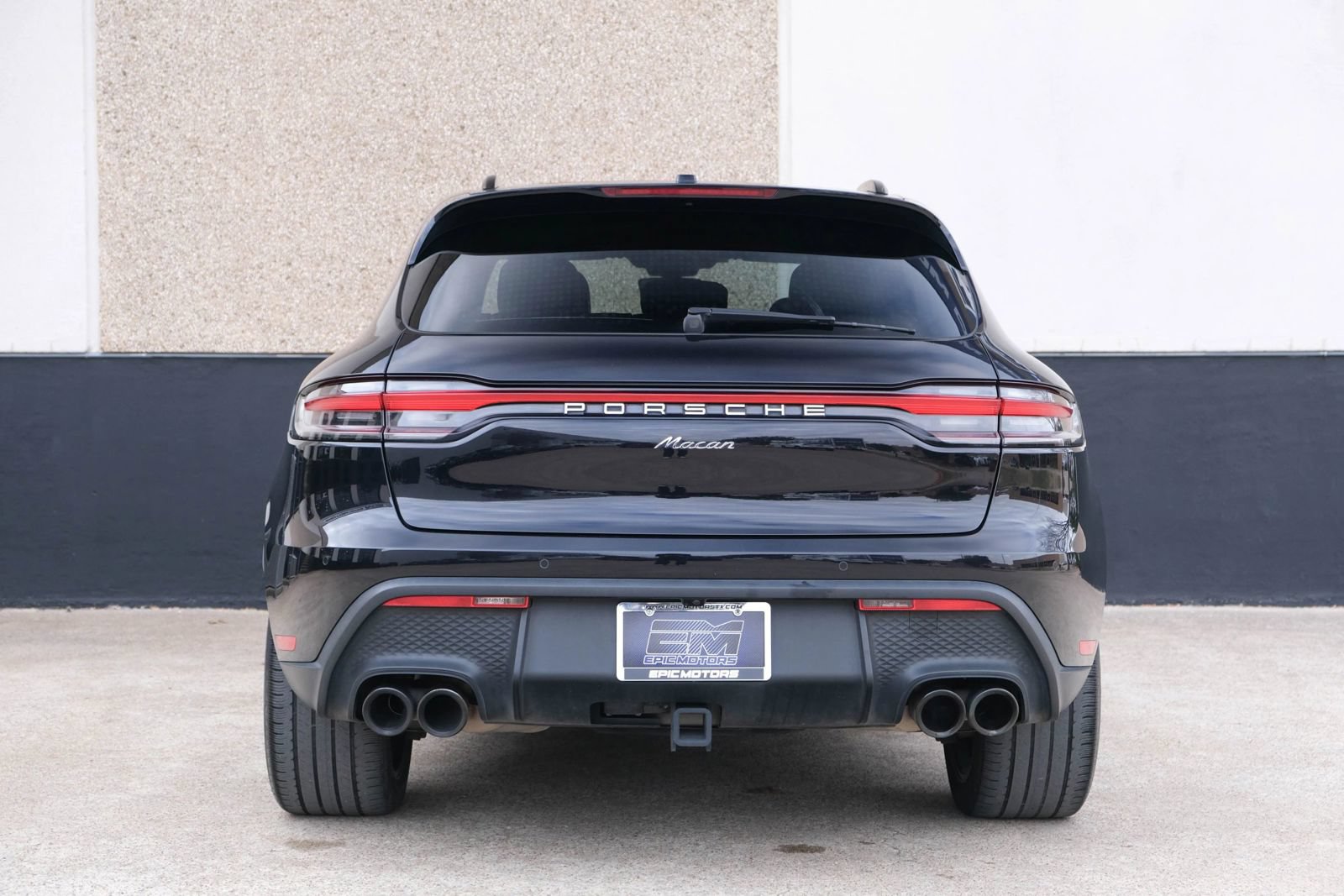Used 2022 Porsche Macan w/ Premium Package Plus AWD/4WD image 16