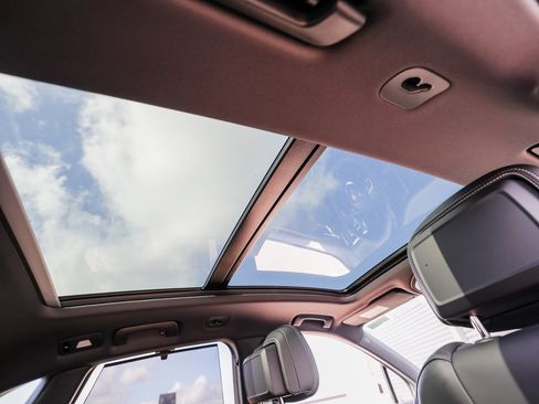 New 2025 Porsche Macan S image 29