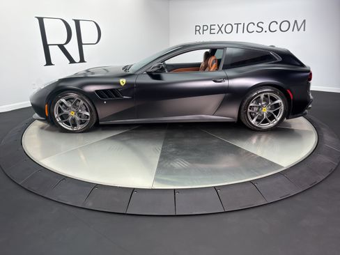 Used 2018 Ferrari GTC4Lusso T RWD image 6
