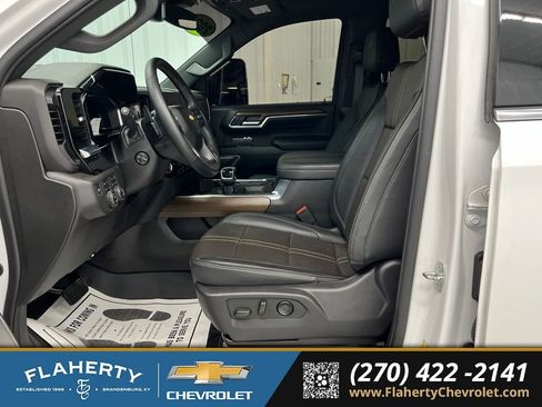 Used 2024 Chevrolet Silverado 1500 High Country w/ High Country Premium Package AWD/4WD image 9