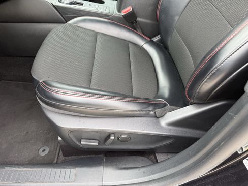 Used 2025 Ford Escape ST-Line FWD image 28