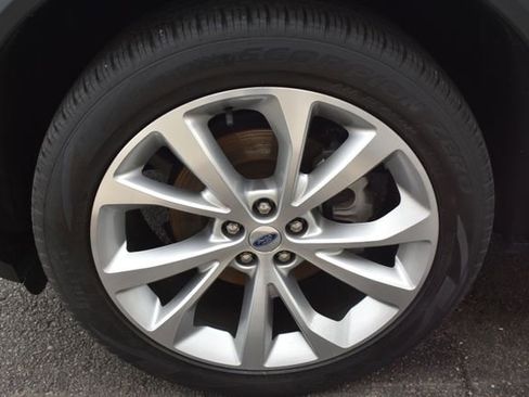 Used 2022 Ford Explorer Platinum w/ Equipment Group 601A AWD/4WD image 59
