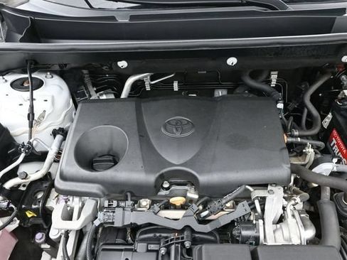 Used 2020 Toyota RAV4 XLE Premium FWD image 28