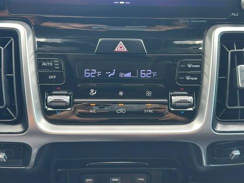 Used 2022 Kia Sorento S w/ Panoramic Sunroof Package FWD image 26