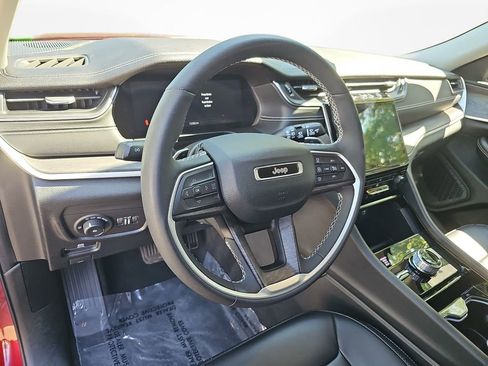 Used 2023 Jeep Grand Cherokee L Limited AWD/4WD image 17