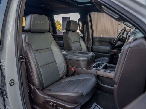 Used 2020 GMC Sierra 3500 Denali w/ Denali Ultimate Package AWD/4WD image 27