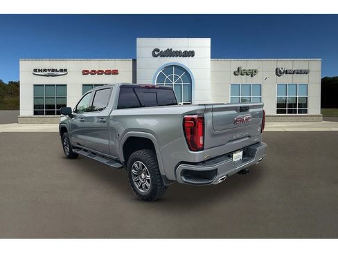 Used 2025 GMC Sierra 1500 AT4 w/ Technology Package AWD/4WD image 5