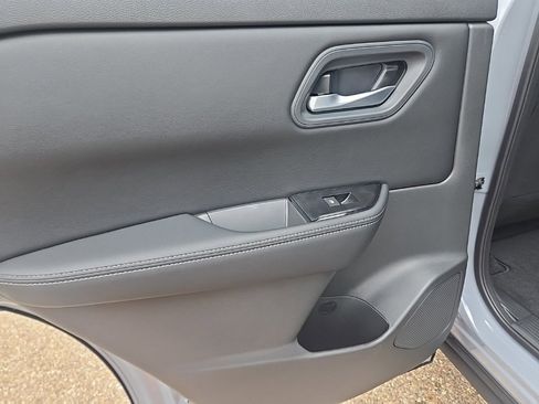 New 2026 Nissan Rogue SV image 32