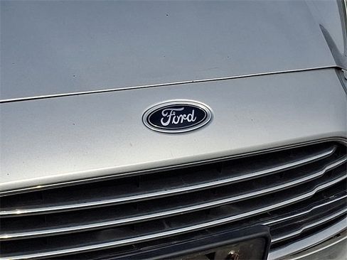 Used 2015 Ford Fiesta Titanium image 5