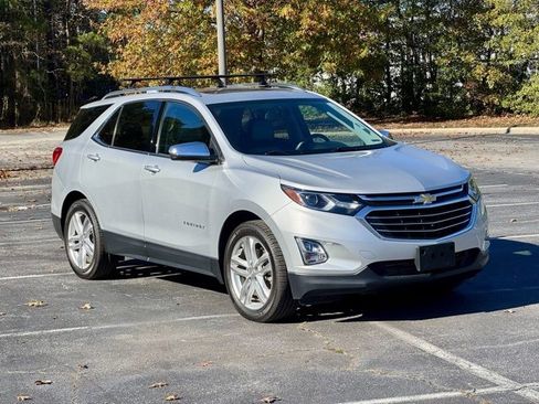 Used 2018 Chevrolet Equinox Premier image 11