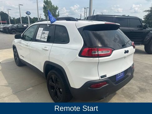 Used 2017 Jeep Cherokee Limited FWD image 4