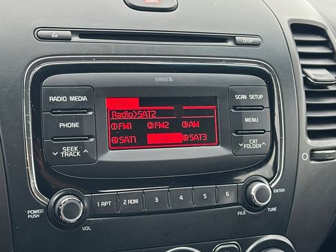 Used 2017 Kia Forte LX image 17