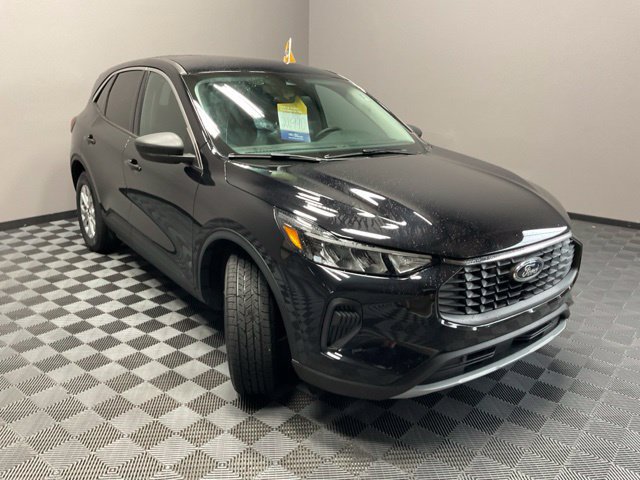 Used 2023 Ford Escape Active AWD/4WD image 2