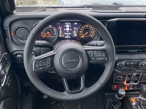 New 2026 Jeep Gladiator Mojave w/ Safety Group AWD/4WD image 35