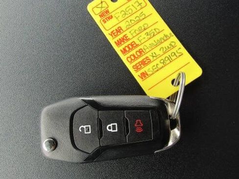 Used 2025 Ford F350 XL image 26