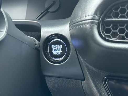 Used 2025 Honda HR-V LX image 19