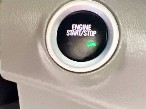 Used 2018 GMC Terrain SLE w/ Driver Convenience Package image 23