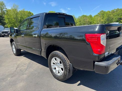 Used 2017 Nissan Titan PRO-4X AWD/4WD image 10