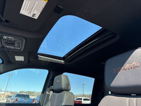 Used 2024 Chevrolet Silverado 3500 High Country w/ High Country Premium Package image 25