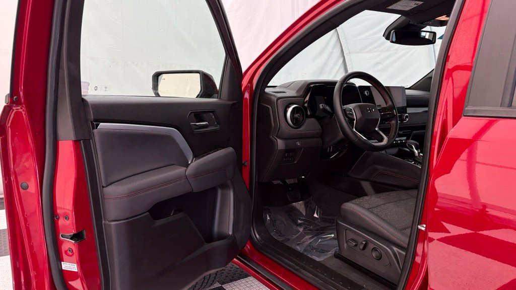 Used 2023 Chevrolet Colorado Z71 w/ Z71 Convenience Package 2 AWD/4WD image 32