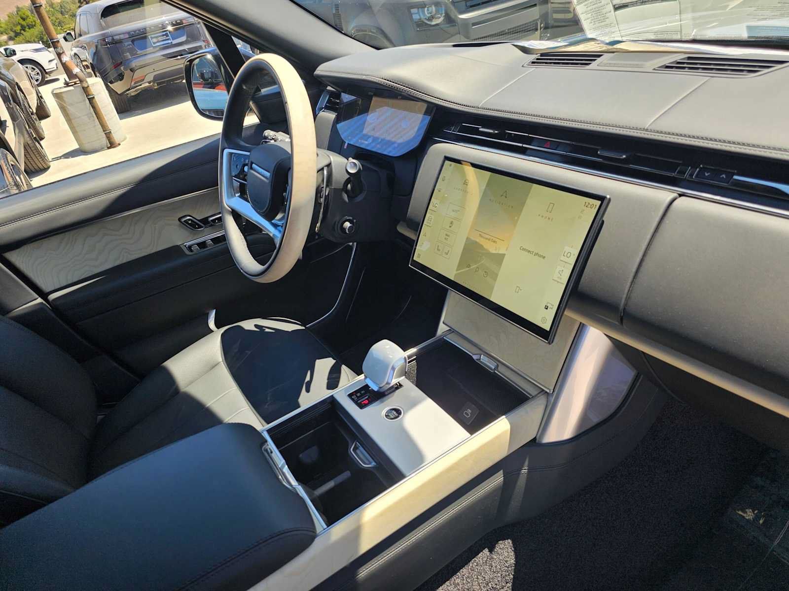 New 2025 Land Rover Range Rover SV AWD/4WD image 11