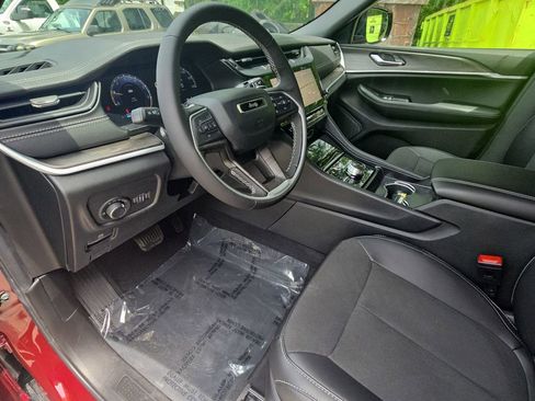 New 2026 Jeep Grand Cherokee Altitude AWD/4WD image 17