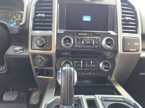 Used 2018 Ford F150 Lariat w/ Equipment Group 502A Luxury AWD/4WD image 15