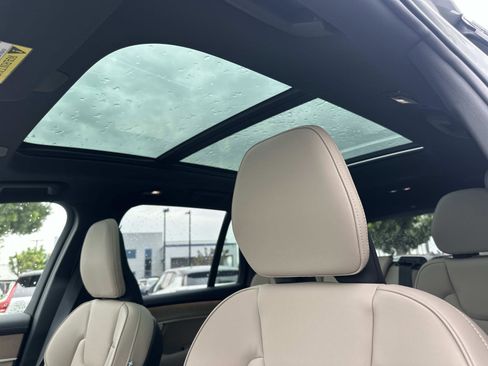 New 2026 Volvo XC90 T8 Plus w/ Protection Package Premier image 25