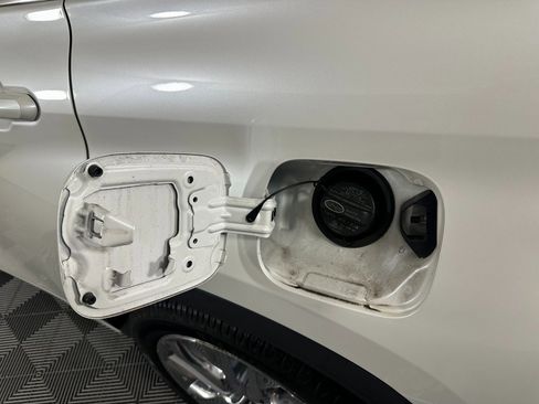 Used 2020 Toyota Highlander Limited image 5