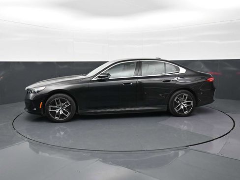 Used 2026 BMW i5 eDrive40 w/ Executive Package RWD image 8