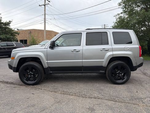 Used 2015 Jeep Patriot Sport w/ Power Value Group AWD/4WD image 3