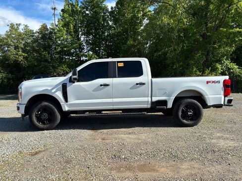 Used 2023 Ford F250 XL w/ STX Appearance Package AWD/4WD image 2