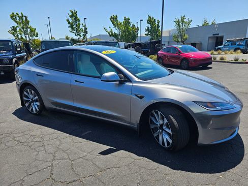 Used 2025 Tesla Model 3 Long Range AWD/4WD image 5