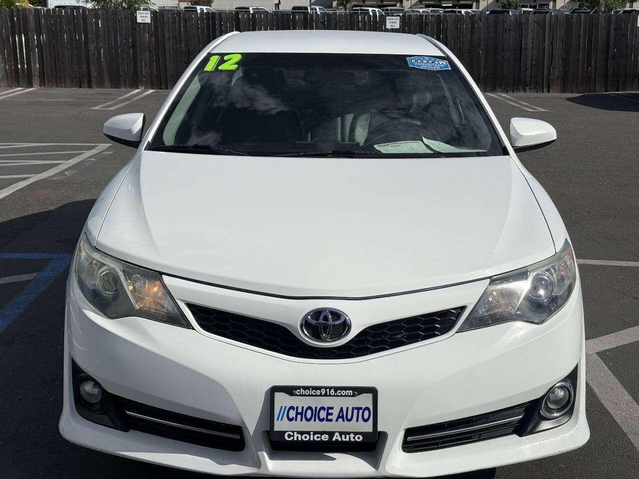 Used 2012 Toyota Camry SE FWD image 2