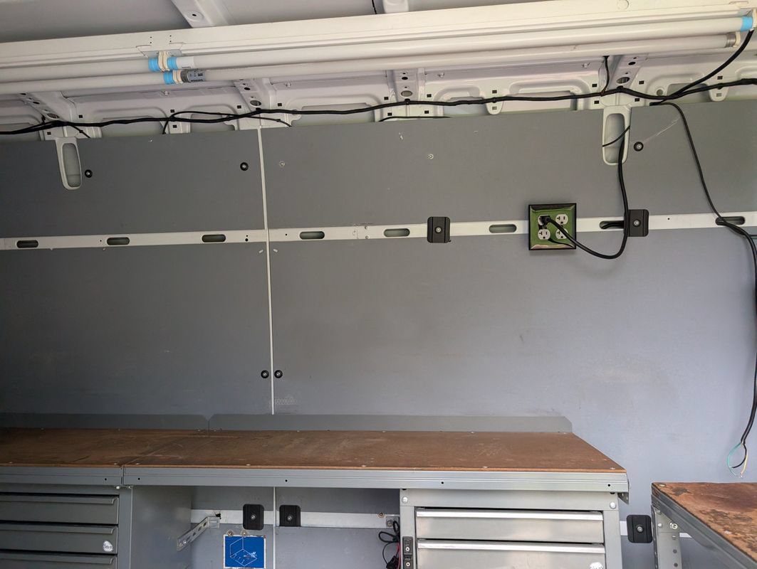 Used 2015 Mercedes-Benz Sprinter 2500 image 28