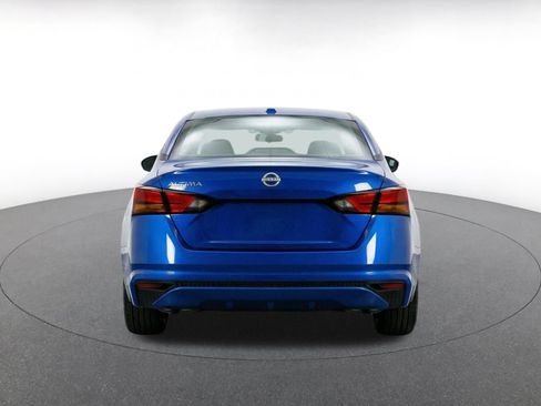 Used 2025 Nissan Altima 2.5 SV FWD image 7