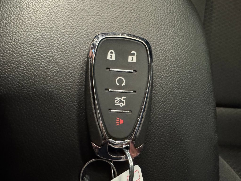 Used 2025 Chevrolet Malibu LS FWD image 17