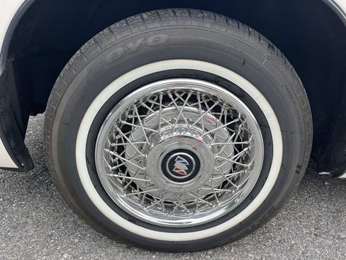 Used 1992 Buick Roadmaster Sedan RWD image 27