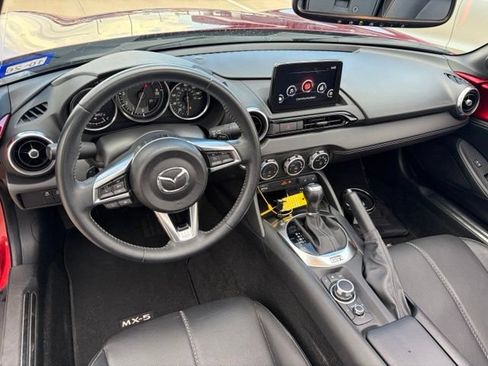 Used 2022 MAZDA MX-5 Miata RF Grand Touring RWD image 12